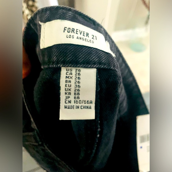 đź–¤Forever 21 Embroideted Rose Black Denim Mini Skirt with Silver Studs - Picture 5 of 6